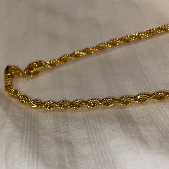 Princess Polly “I’m out of love necklace” - Picture 5 of 8